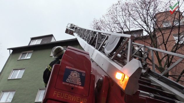 Feuerwehreinsatz - Brand In Wohnhaus - 18 Personen Gerettet - Eine ...