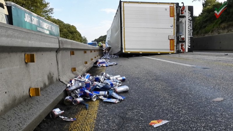 Schwerer LKW-Unfall auf 45 bei Hagen – umgekippter Sattelzug sorgt für Sperrungen und lange Staus