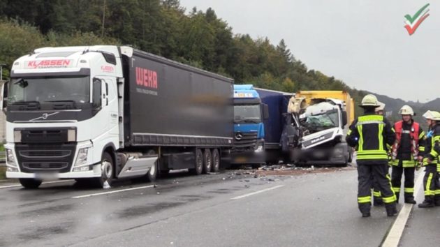 [BAB A1 - Schwerer LKW-Unfall Am Stauende Bei Hagen] RTH Im Einsatz ...