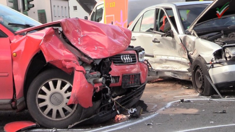 Schwerer Verkehrsunfall in Vorhalle – zwei PKW kollidieren im Bereich Weststr. / Vorhaller Straße