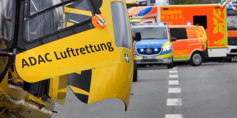 [Schwerer Unfall auf A1] PKW fährt ungebremst auf LKW auf – Rettungshubschrauber Christoph Westfalen