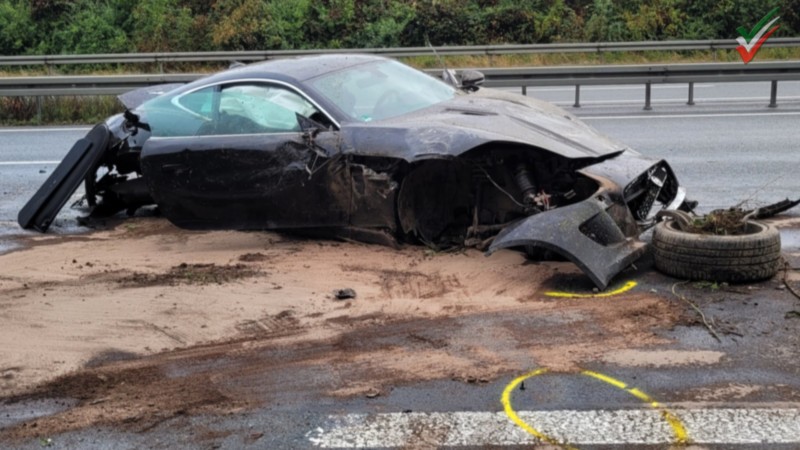 [A1 – Schwerer Unfall] Luxus-Sportcoupé überschlägt sich bei Volmarstein / Haspe – Räder abgerissen – Totalschaden