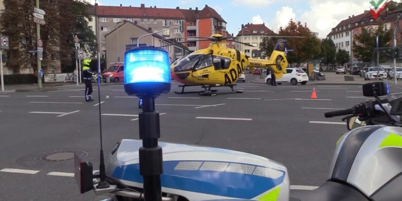 Mädchen (2) stürzt aus viertem Stock – Lebensgefahr – Rettungshubschrauber Christoph 8 im Einsatz