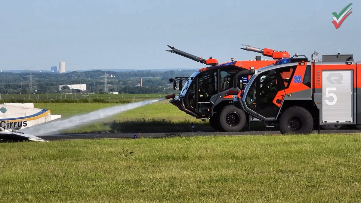 Simulierte Flugunfallübung am Flughafen Dortmund (dtm) MAnV-Lage mit 100 Einsatzkräften “Jakob” 2023