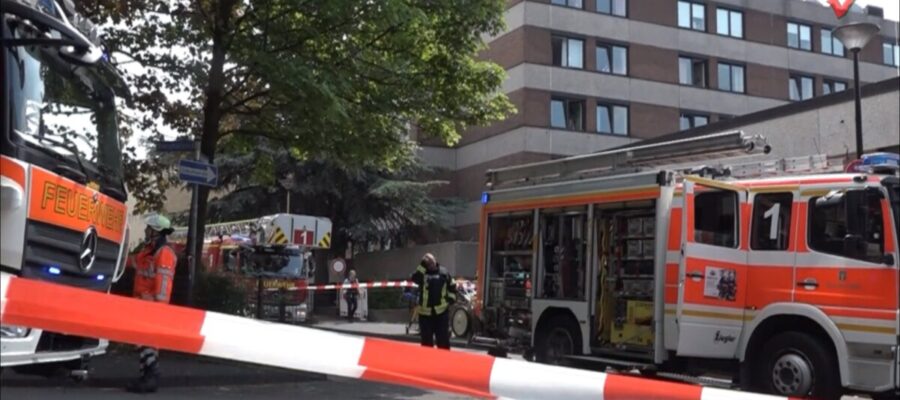 Feuerwehreinsatz am St.-Josefs-Hospital in Altenhagen – Schwelbrand löste Großalarm aus