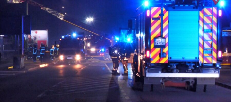 Tödliches Feuer im Dachgeschoss: Mann leblos aufgefunden | Dachstuhlbrand in Schwerte