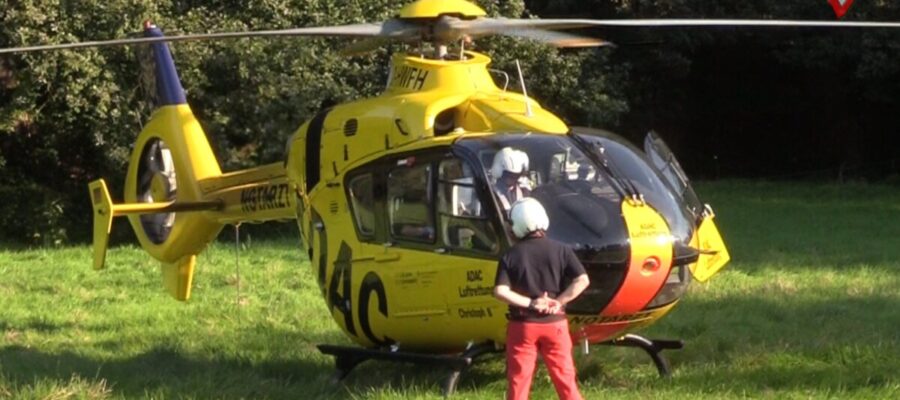 Mann stürzt von Scheunendach – Rettungshubschrauber Christoph 8 im Einsatz – RTH D-HWFH