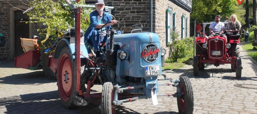 Traditionelles Trecker-Treffen am 1. Mai im LWL freilichtmuseum Hagen | Historische Traktoren – Sound, den man fühlen kann