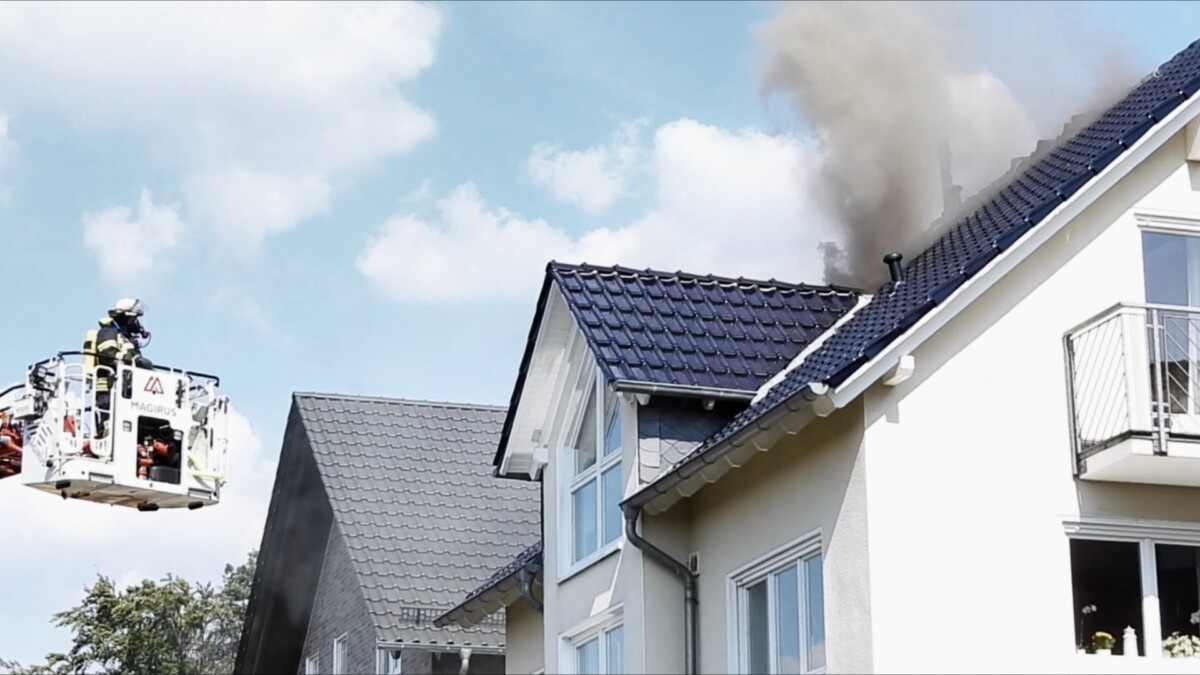 Feuerwehreinsatz Dachstuhlbrand in Hagen-Haspe